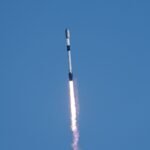 SpaceX launches 24 Starlink satellites to orbit from California (video)